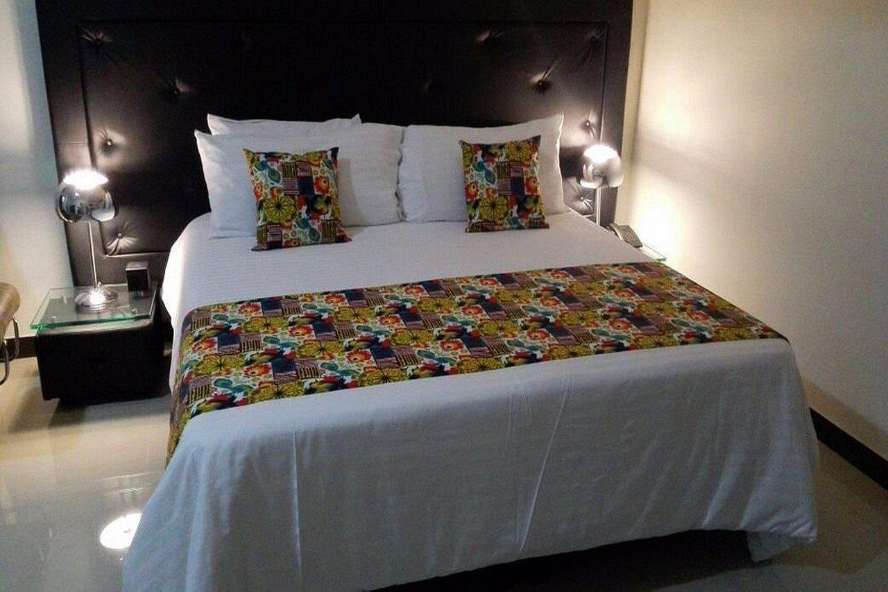 Cafeira Hotel